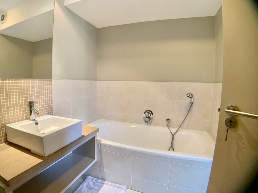 1 Bedroom Property for Sale in Sea Point Western Cape